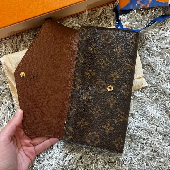 LOUIS VUITTON MONOGRAM SARAH WALLET LONG - Picture 11 of 15